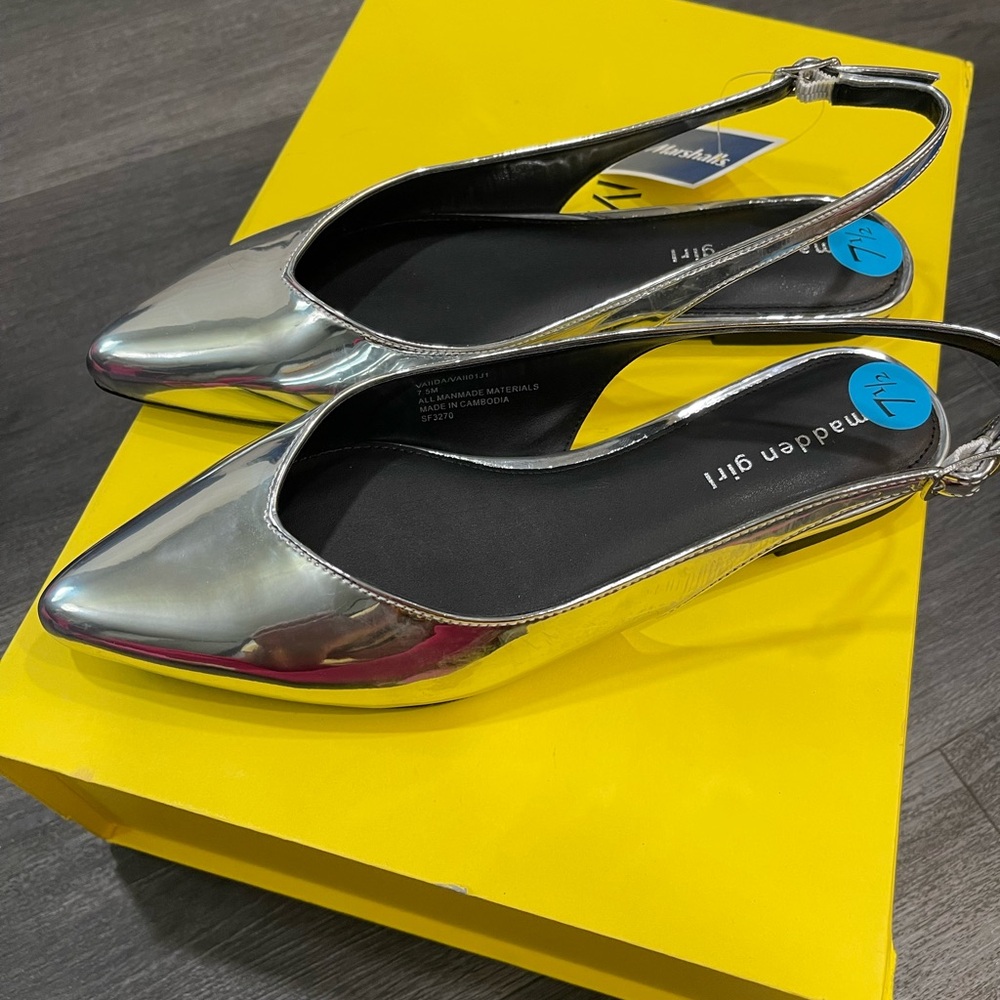 Madden Girl Silver Flats Sleek Design